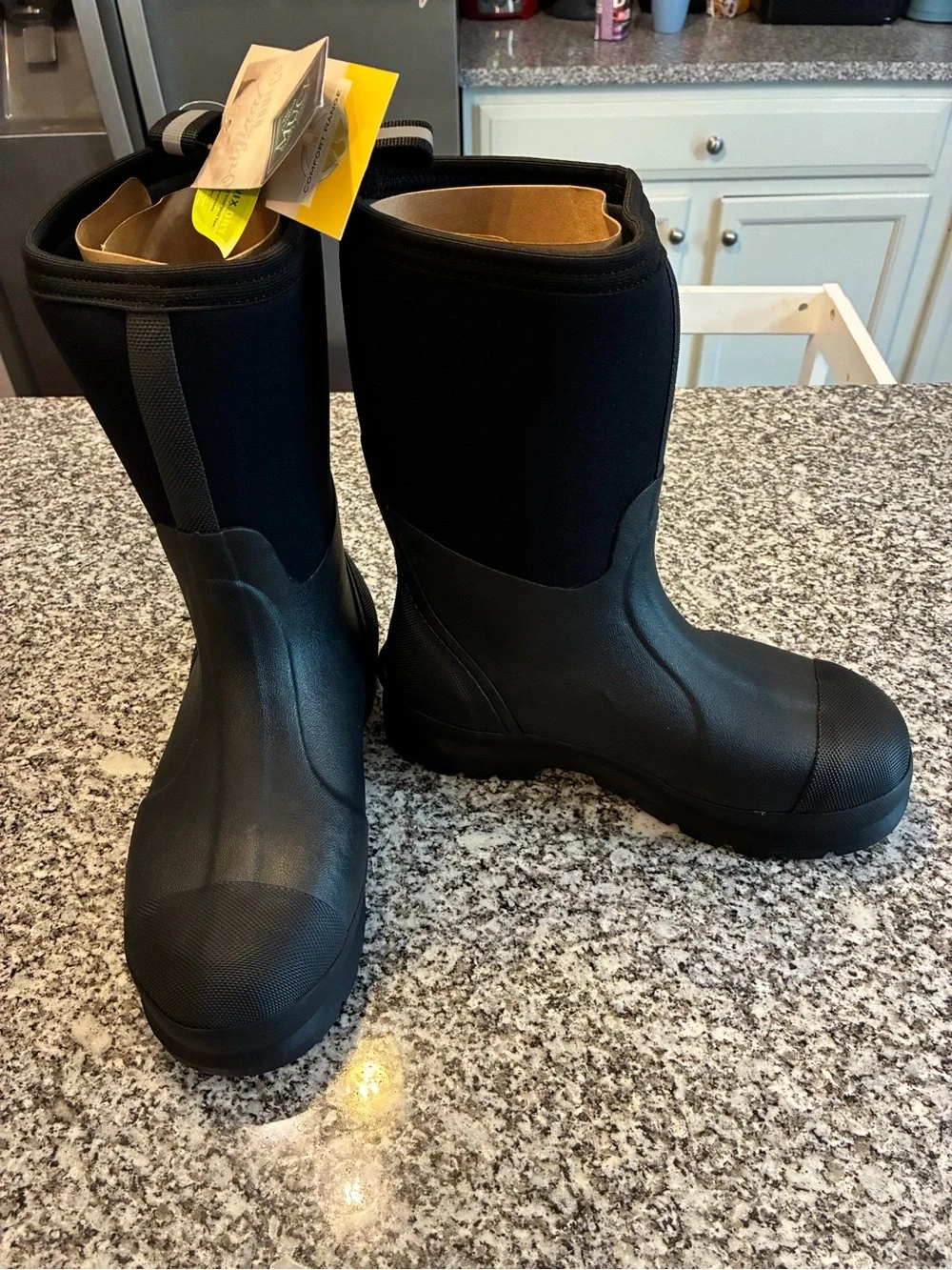 Muck boots  size 7 men 8 women